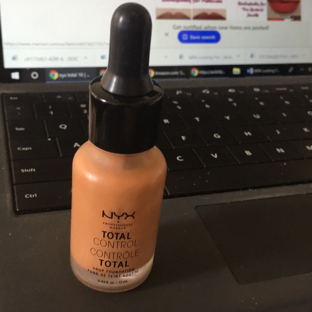 NYX Total Control Drop Foundation 16 Mahogany
